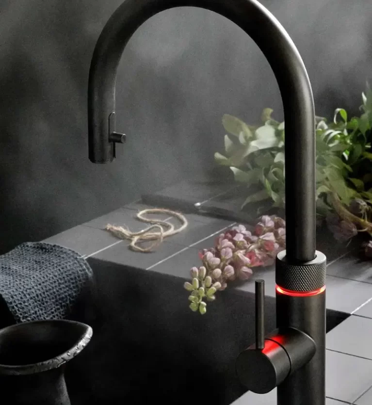 quooker-brand-carousel quooker-brand-carousel